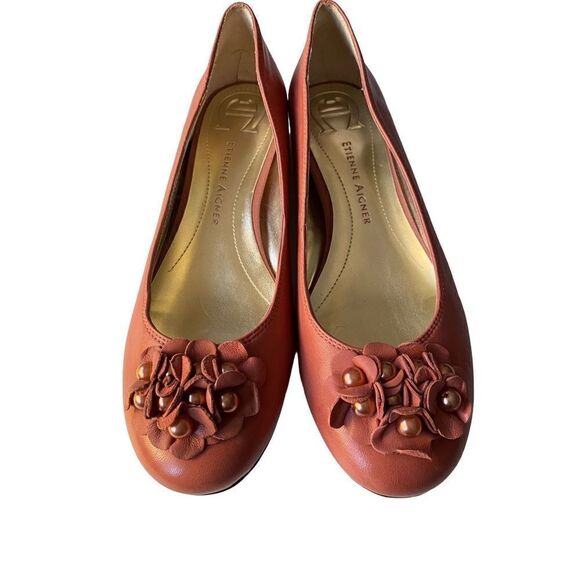￼Etienne Aigner addy weathered clay floral, ballet slip Ons size 8 ￼ - Picture 1 of 6
